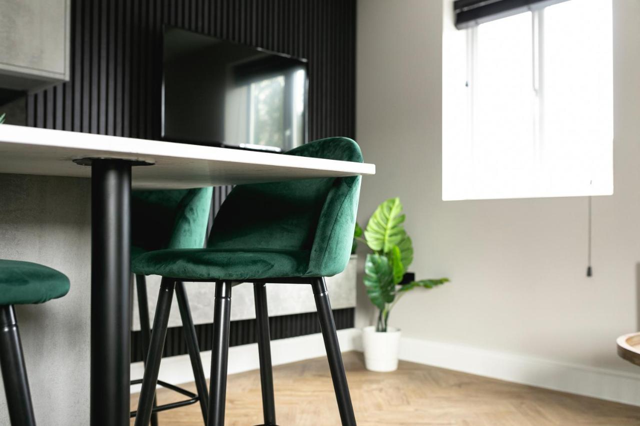 Apartamento Skyvillion - Cozy Large 4 & 1 Bed In Enfield, Mins To Tube Station, Free Wi-fi